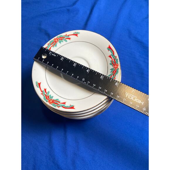 Poinsettia and Ribbons 8 Piece Tea/ Coffe Cup and Plate Set with Storage Case - Picture 13 of 13